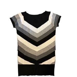 iz Byer California Y2K Chevron Striped Knit Short Sleeve Sweater Top Black Grey